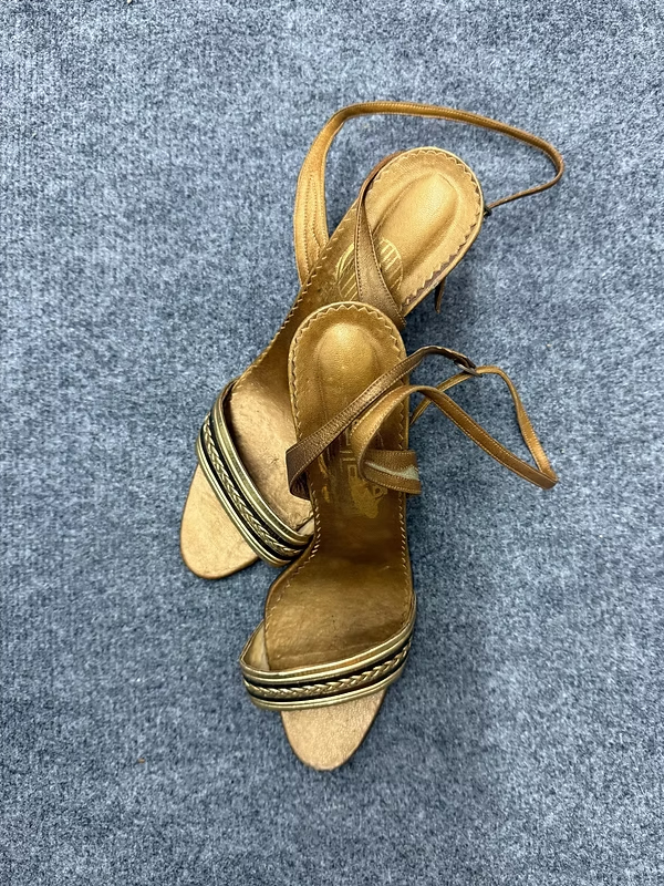 Vintage Gold Stiletto