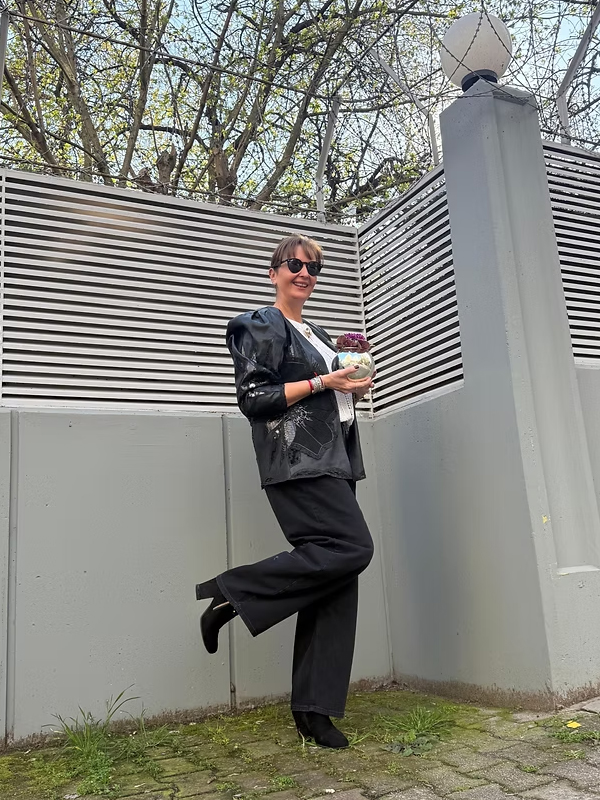 Vintage Sırtı Dantel ve İşlemeli Deri Ceket