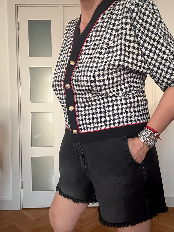 Vintage Gold Düğmeli Kazayağı Desen Bluz