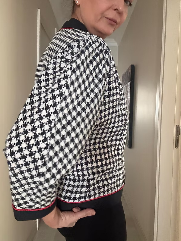 Vintage Gold Düğmeli Kazayağı Desen Bluz