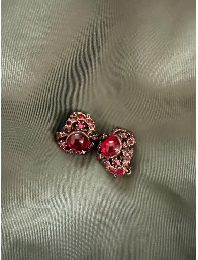 Vintage 80s Bordo Taşlı Küpe Vintage 80s Bordo Taşlı Küpe